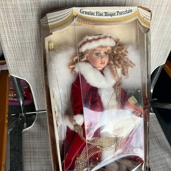 genuine special edition handcrafted Porcelain Doll. - Picture 4 of 14